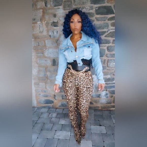 Survivor's Gold: Chain Hem Crop Denim Jacket - Picture 15 of 17